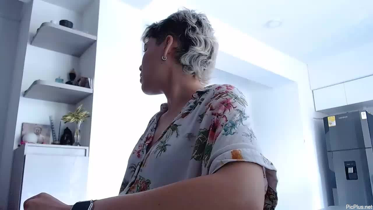 Laura_r23