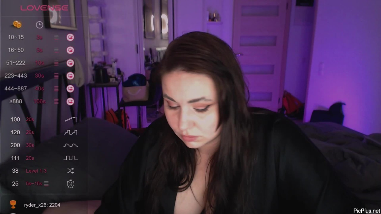 Mari_moore7