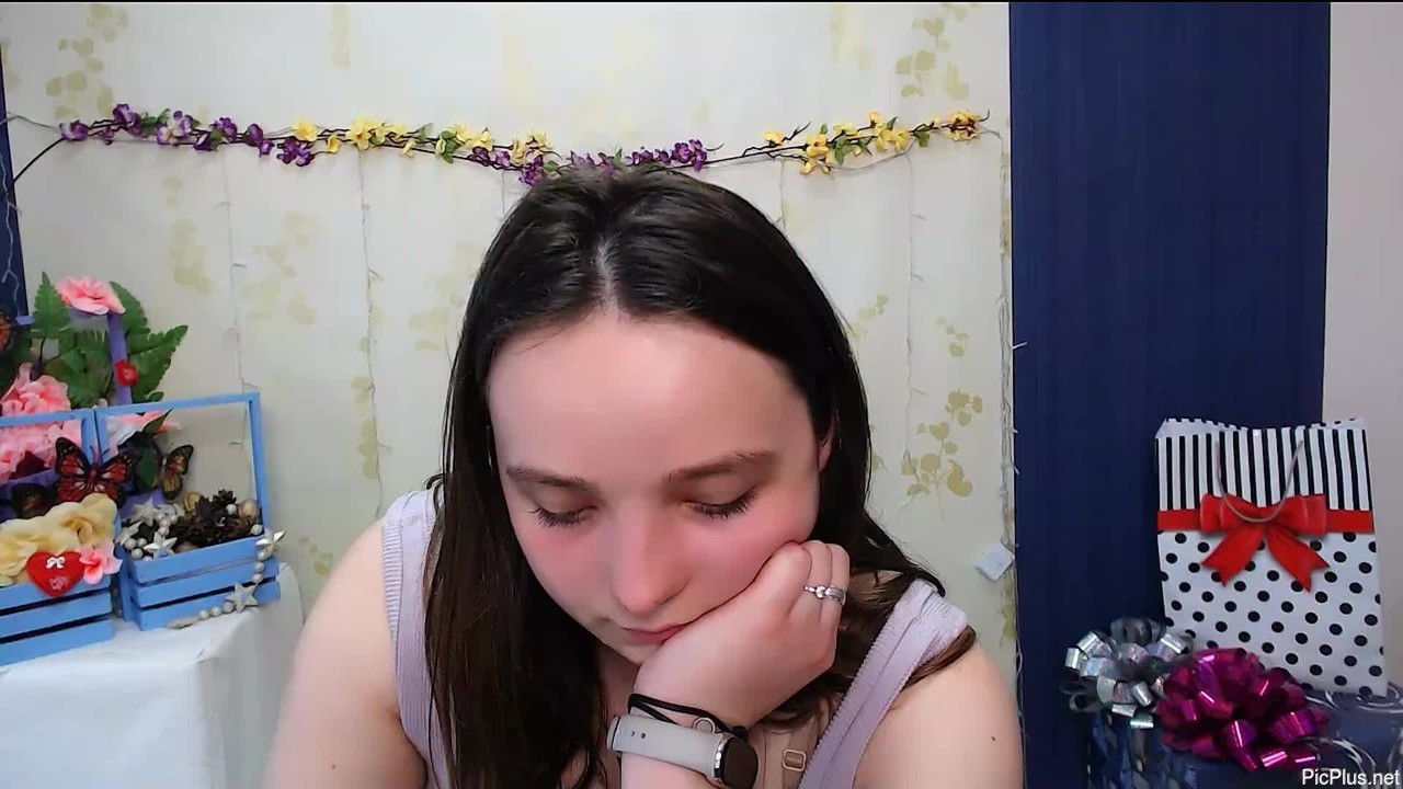 _amalia_shy