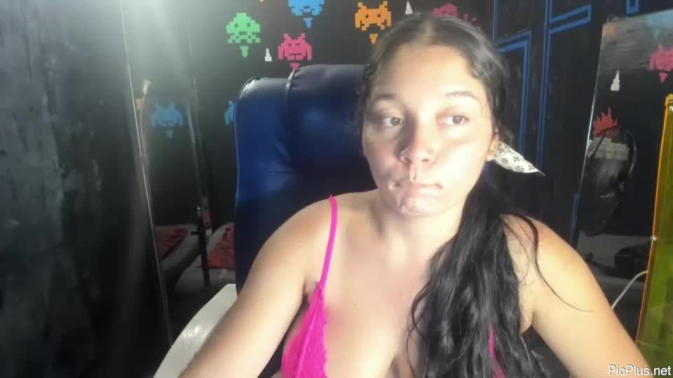 Emily_pregnant34