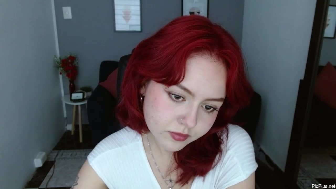 Crimson_tati