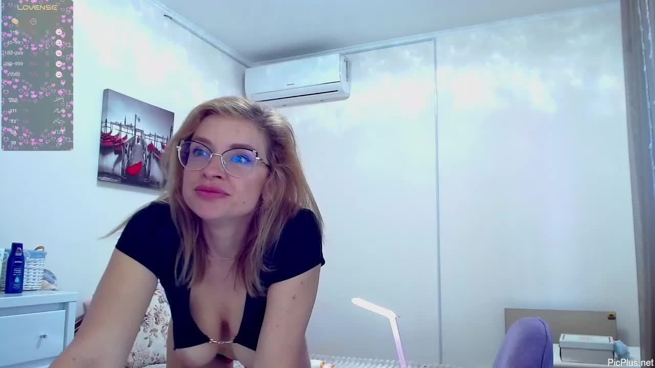 Erica_sexy_