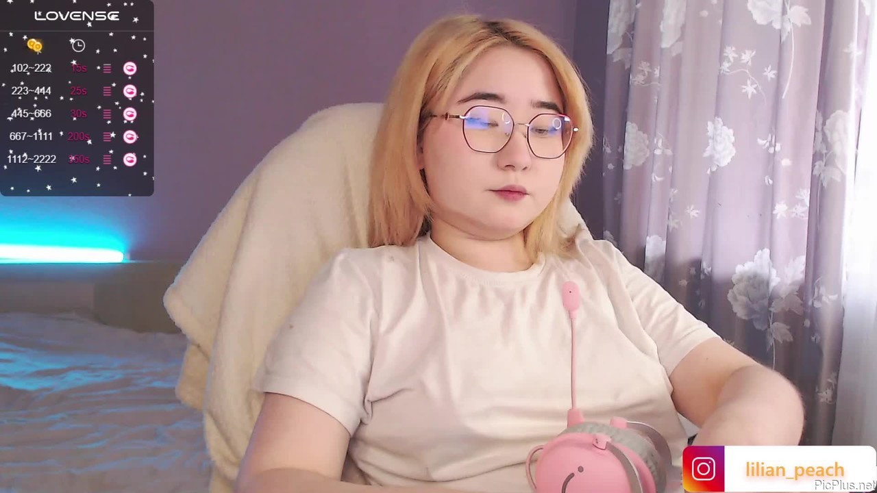 Your_peachy_girl