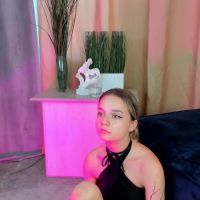 Caroll_shy