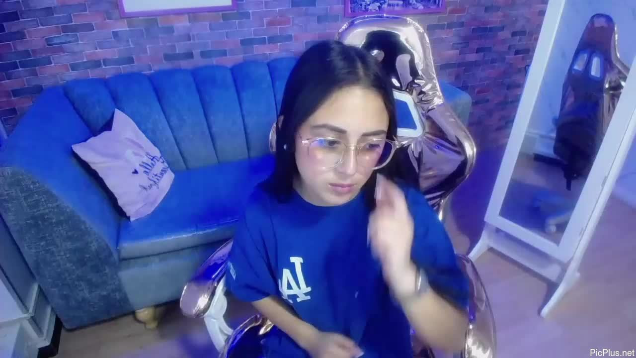 Emma_marshall_v