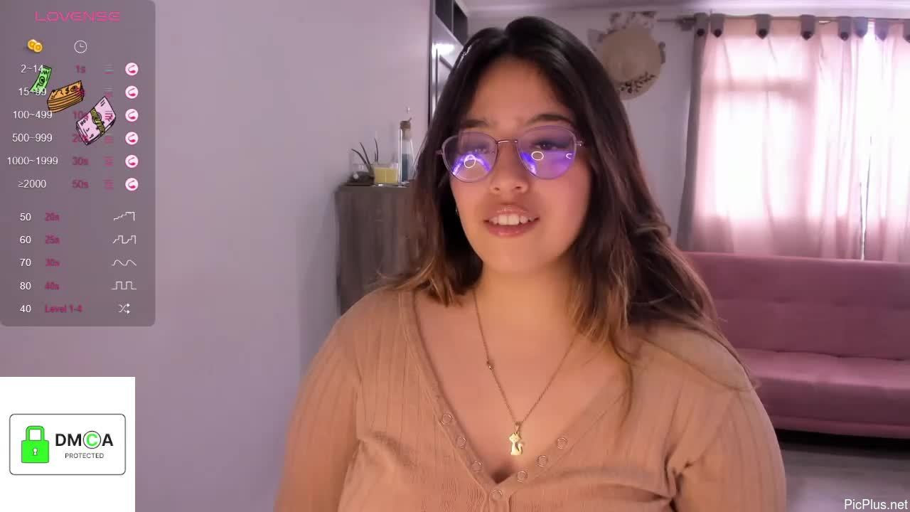 Ellie_jones1