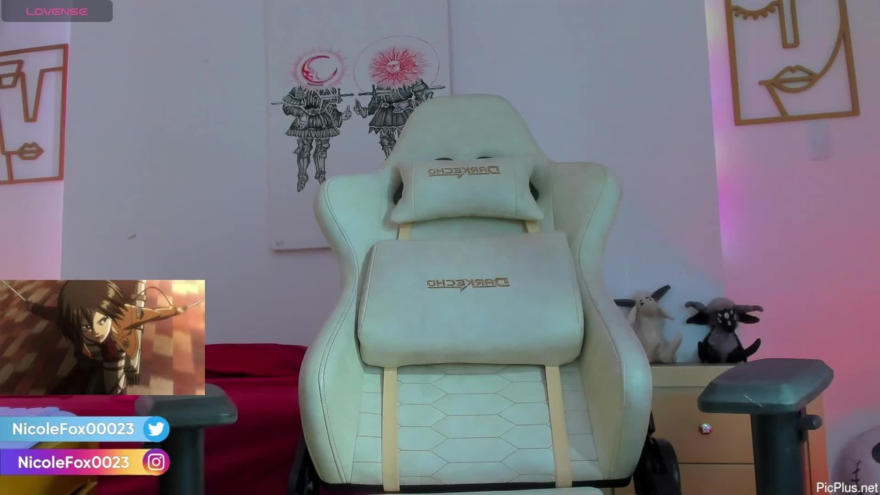 Nicolefoxx23