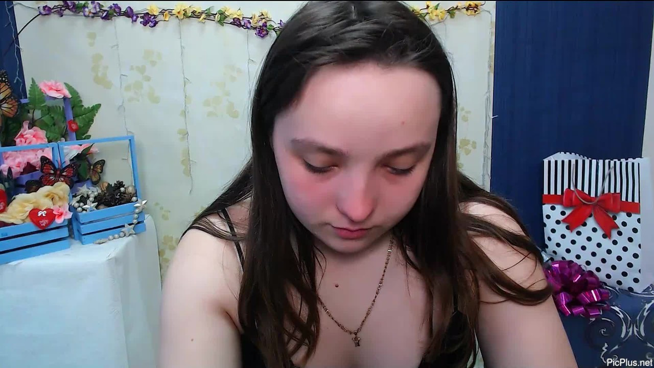 _amalia_shy