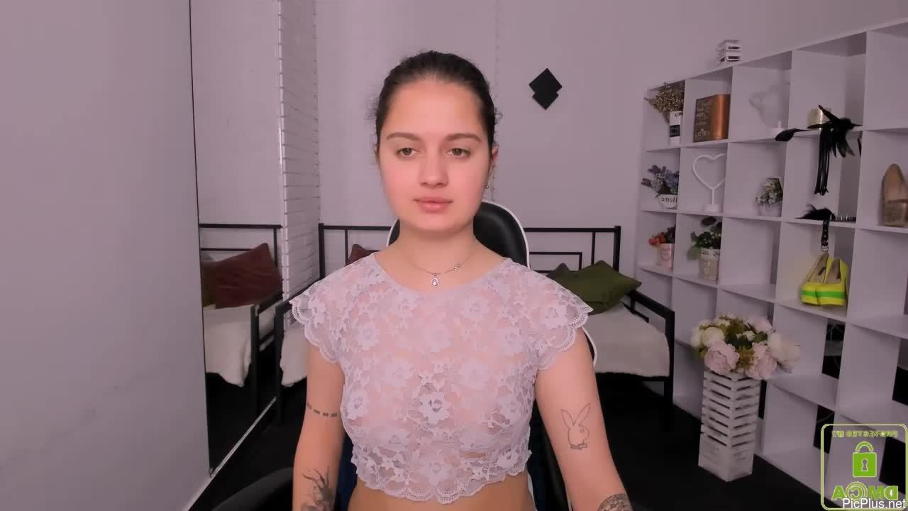 Anna__shy_