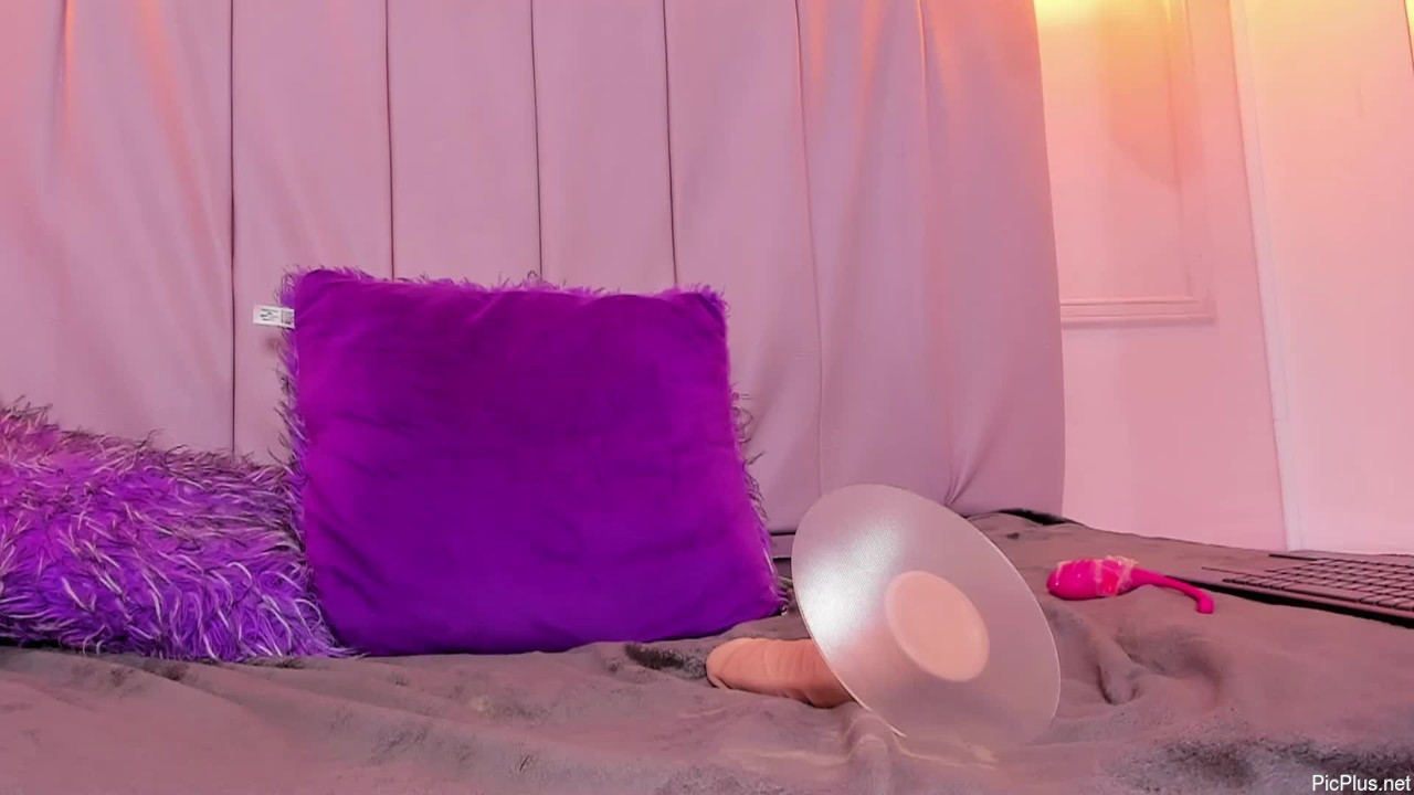Nikki_butt